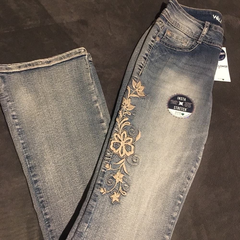 WallFlower Women's Blue Embroidered Stretch Jeans - Picture 2 of 10